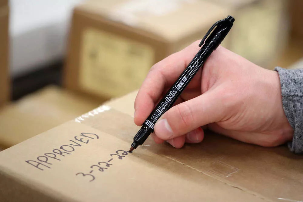 Markeris DURA-INK Dual Tip, 0.7 MM, Juod